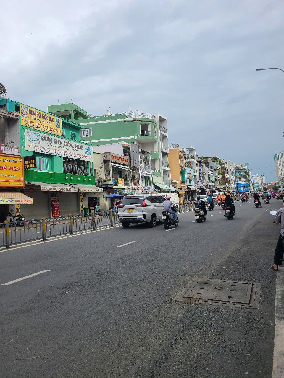 Mặt Tiền Nguyễn Chí Thanh - Q. 11, nhà mới xây 5 tầng, 59.4m2 DTS: 235m giá 15 tỷ TL