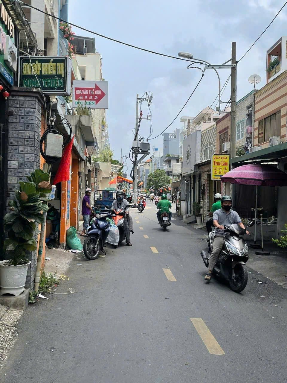 Mặt Tiền Nguyễn Chí Thanh - Q. 11, nhà mới xây 5 tầng, 59.4m2 DTS: 235m giá 15 tỷ TL