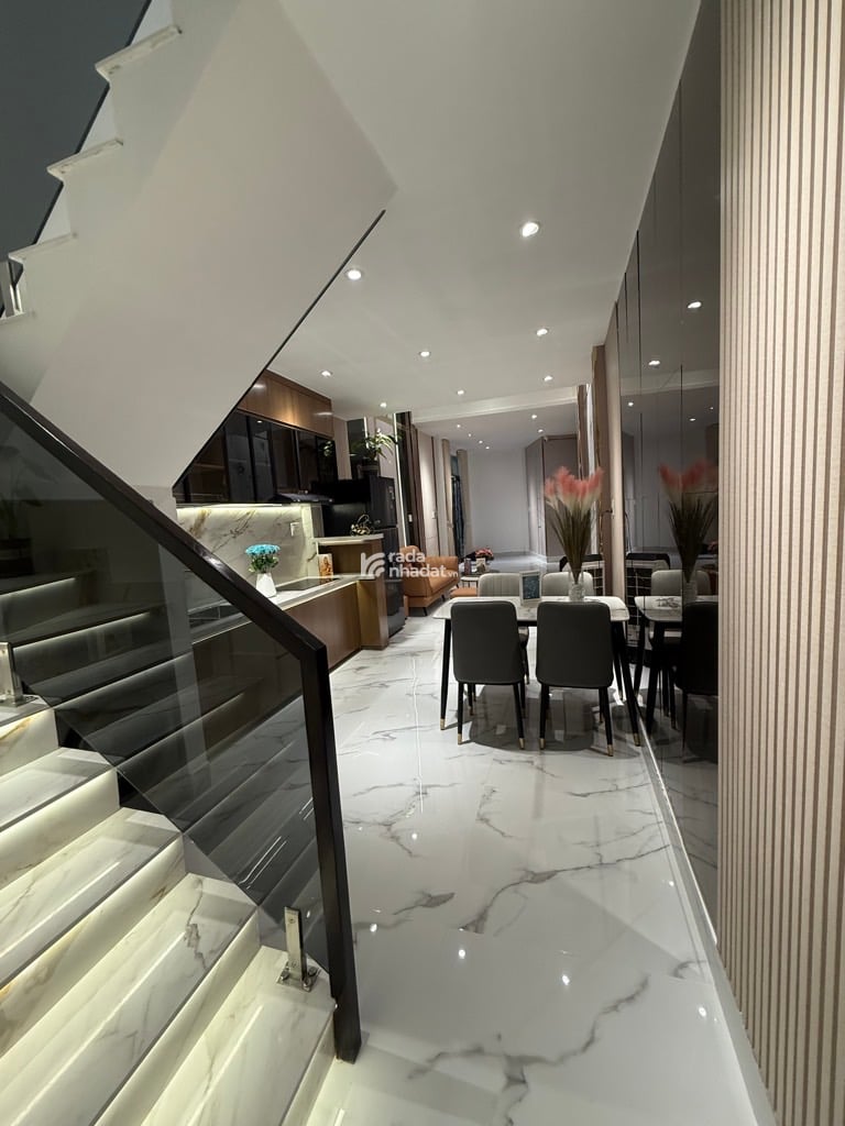 Nguyễn Sỹ Sách phường Tân Sơn (F15, Tân Bình), Tphcm.- Diện tích khủng 3m218m, Cn 55m2.