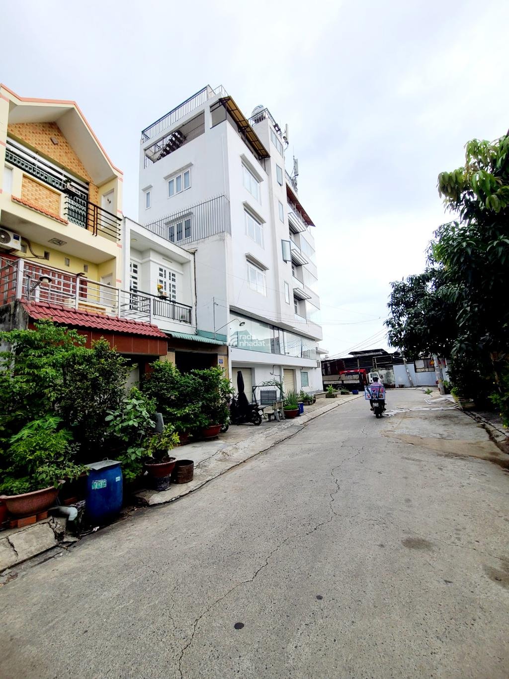 BÁN NHÀ QUỐC LỘ 1A 84M2 2 TẦNG CHỈ 5.7 TỶ HẺM 8M NGAY VÒNG XOAY AN LẠC 5PN KHU TOÀN NHÀ CAO TẦNG