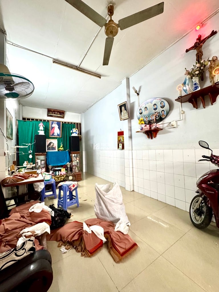  Gần chợ Nhỏ, Công viên Đầm Sen, Trường học các cấp, cửa hàng tiện lợi