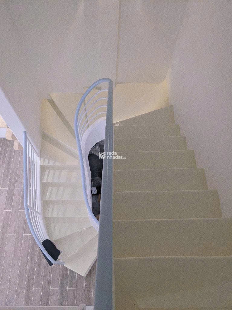 Nhỉnh 5tỷ - 80MV - hẻm ôtô tới cửa - nhà đẹp ngay KCX Tân Thuận