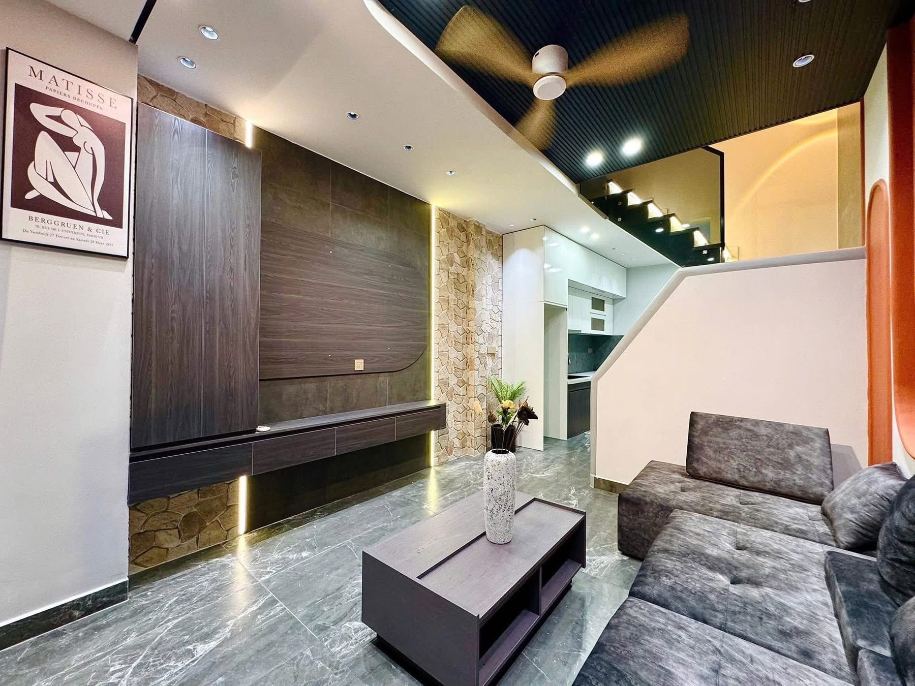 Siêu hot hẻm Oto , 3 Tỷ 720 , chính chủ gửi bán 3 PN Hậu Giang P12 Quận 6 , đầy đủ nội thất , SHR