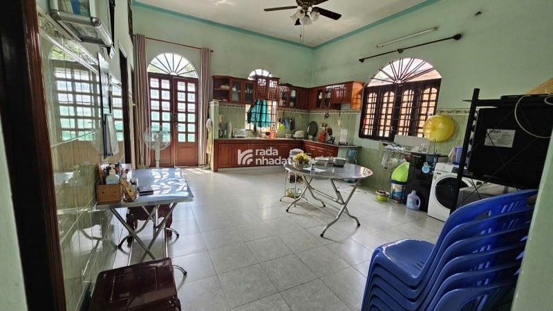 bán căn nhà mặt tiền 1080m2-cho thuê kinh doanh-có nhà vườn-thu nhập ổn định