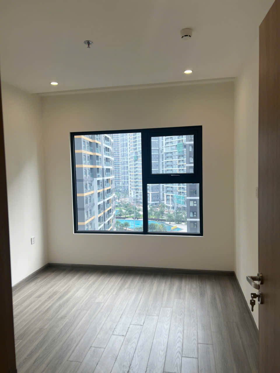 RA GẤP CĂN HỘ 1PN 47M GH3 VIEW HỒ BƠI, CV KHỦNG LONG GIÁ TỐT CHỈ 2.860 VHGP