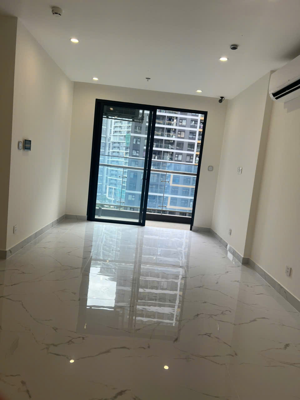 RA GẤP CĂN HỘ 1PN 47M GH3 VIEW HỒ BƠI, CV KHỦNG LONG GIÁ TỐT CHỈ 2.860 VHGP