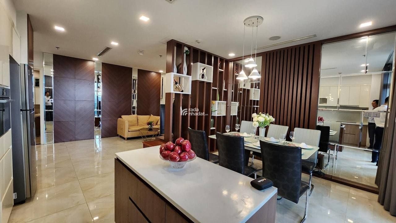 Cần bán nhanh căn 2 phòng ngủ Vinhomes Bason, tầng trung, view Landmark giá chỉ 8,8 tỷ toàn giá