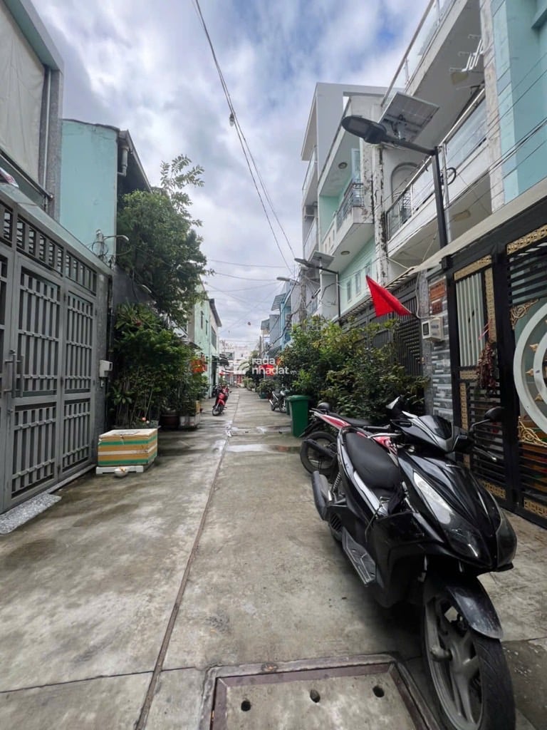 BÁN NHÀ LIÊN KHU 10-11 BÌNH TÂN 81M2 5 TẦNG 5PN 7.8 TỶ HẺM 6M GIÁP TÂN PHÚ