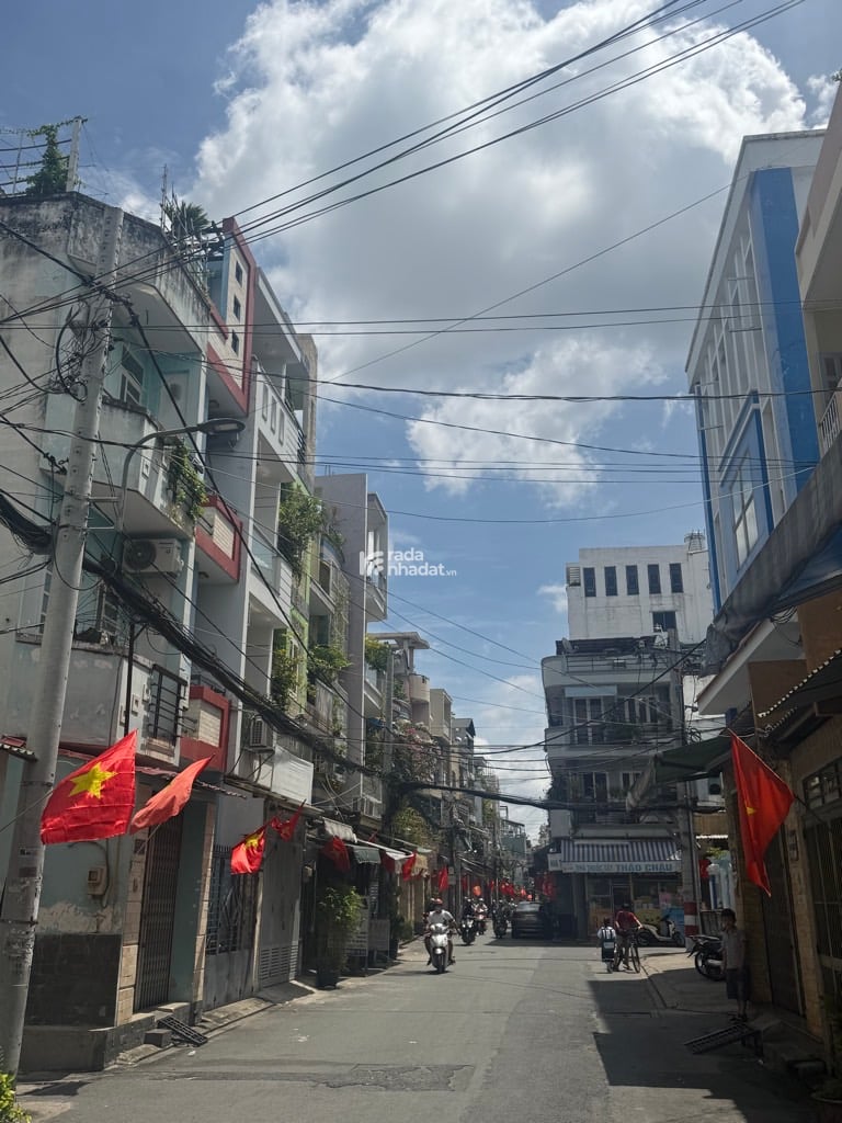 HẺM XE HƠI 373 LÝ THƯỜNG KIỆT, TÂN BÌNH, 50M2 CÓ KC Ở NGAY. GIẢM 350TR CHỈ CÒN 11.6T TL 