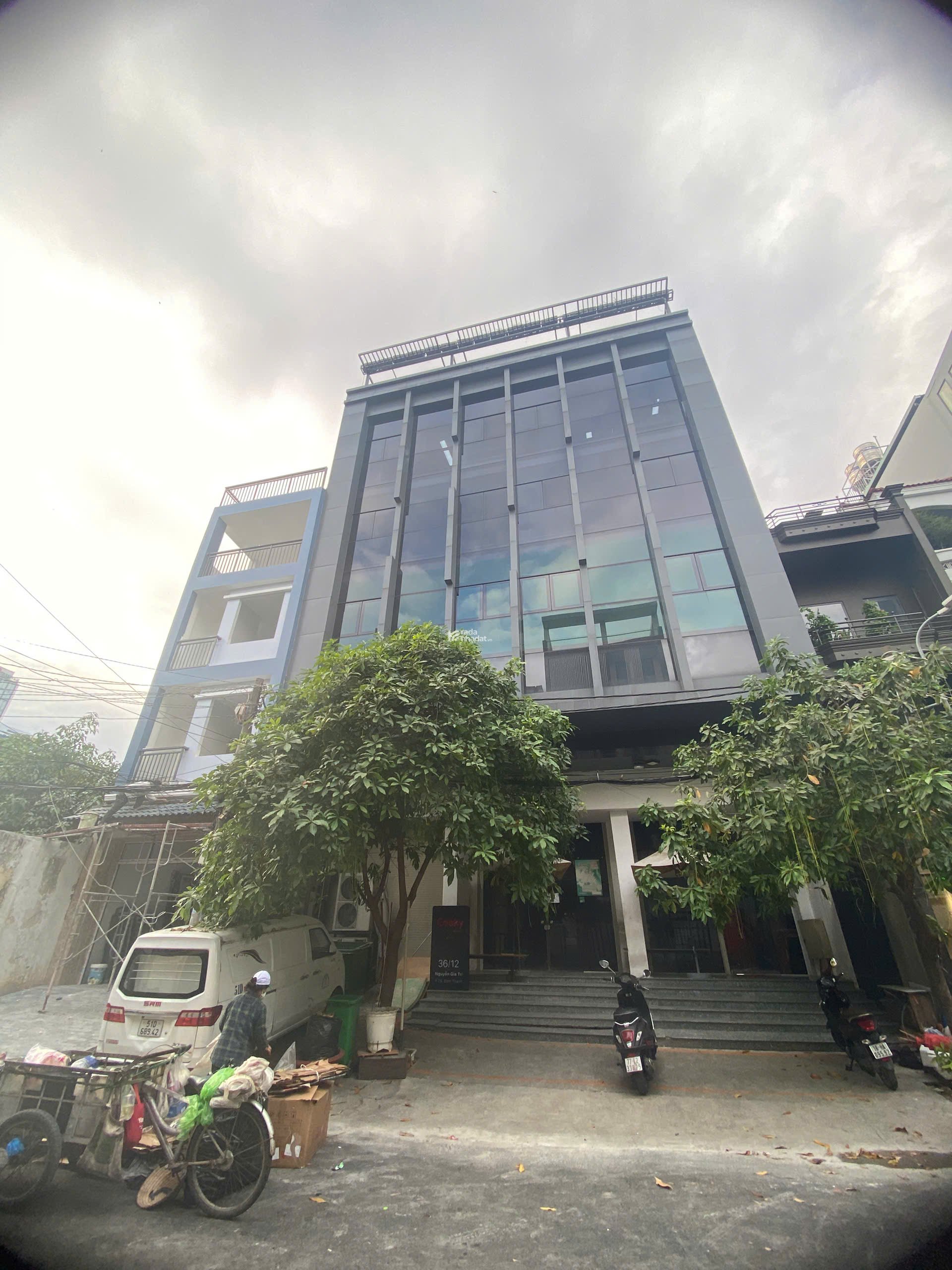 CHO THUÊ NGUYÊN TÒA NHÀ VP NGUYỄN GIA TRÍ, BÌNH THẠNH. 1260M2 7 TẦNG SIÊU RẺ. CHỈ 320TR