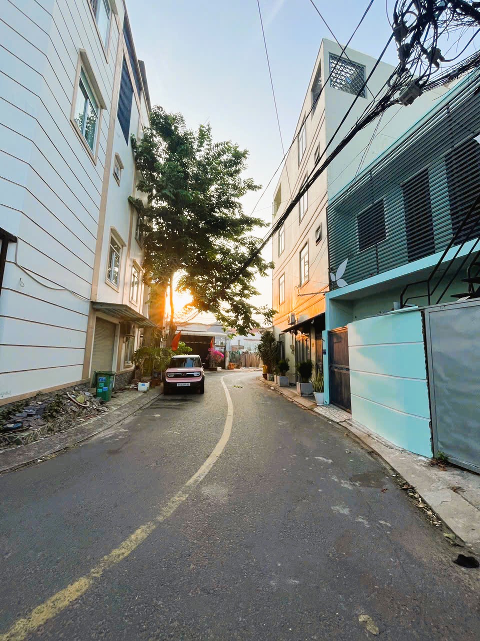 CHÍNH CHỦ GỞI BÁN NHÀ RỘNG HẺM 147 TRUNG TÂM HIỆP PHÚ, 123M2, Ô TÔ NGỦ SÂN, 8.x TỶ 