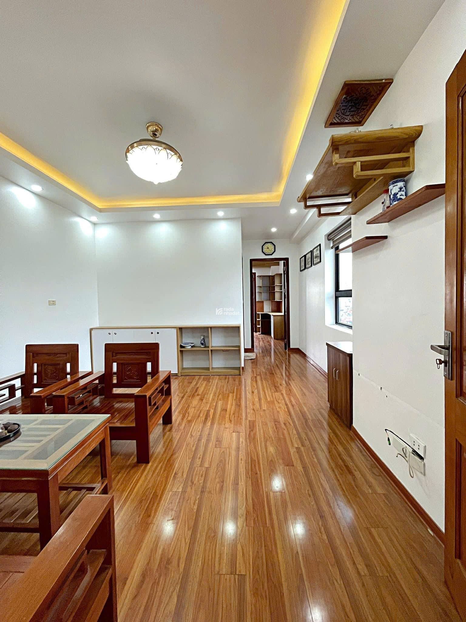 Nhà đẹp, căn góc 60m -2PN toà CT8, chung cư Đại thanh. Sổ hồng chính chủ, full nội thất, giá 2,x tỷ