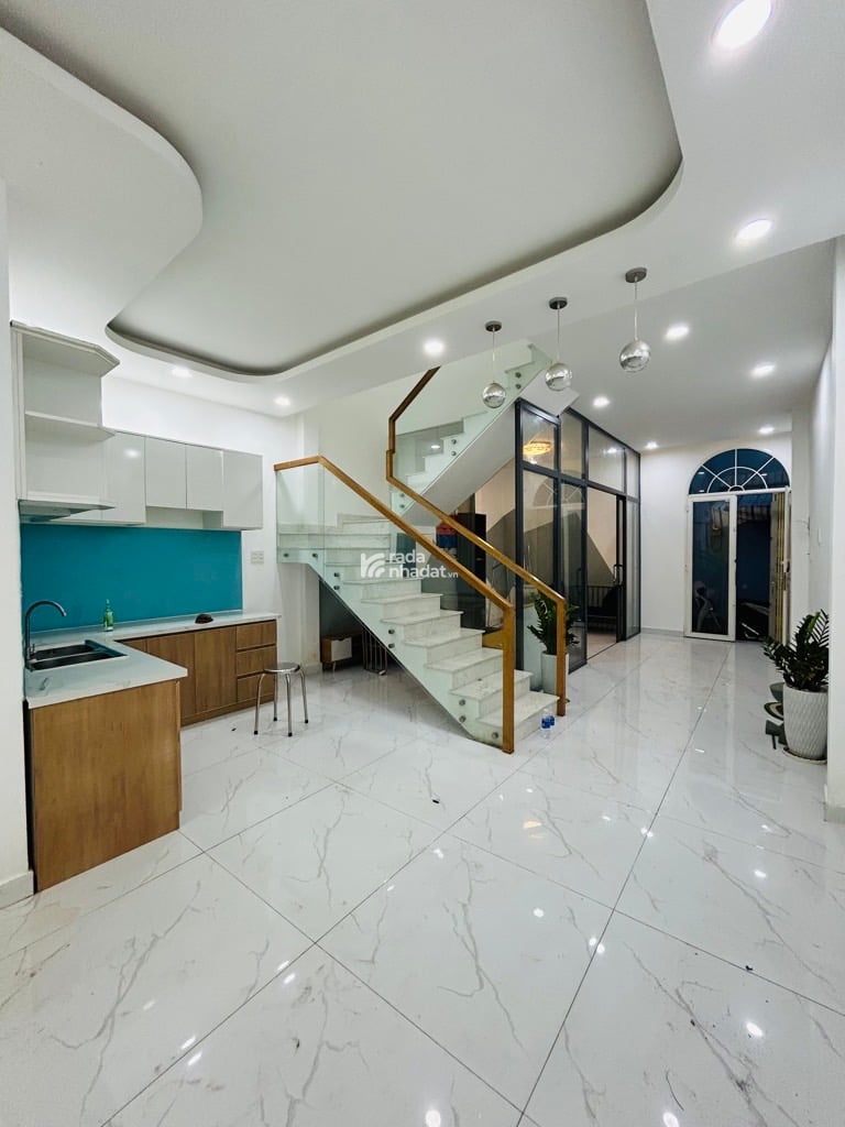 Bán nhà Huỳnh Tấn Phát (ngay cầu Phú Mỹ); 4.7x10m; 2 tầng; 2PN; 3WC; SH hoàn công