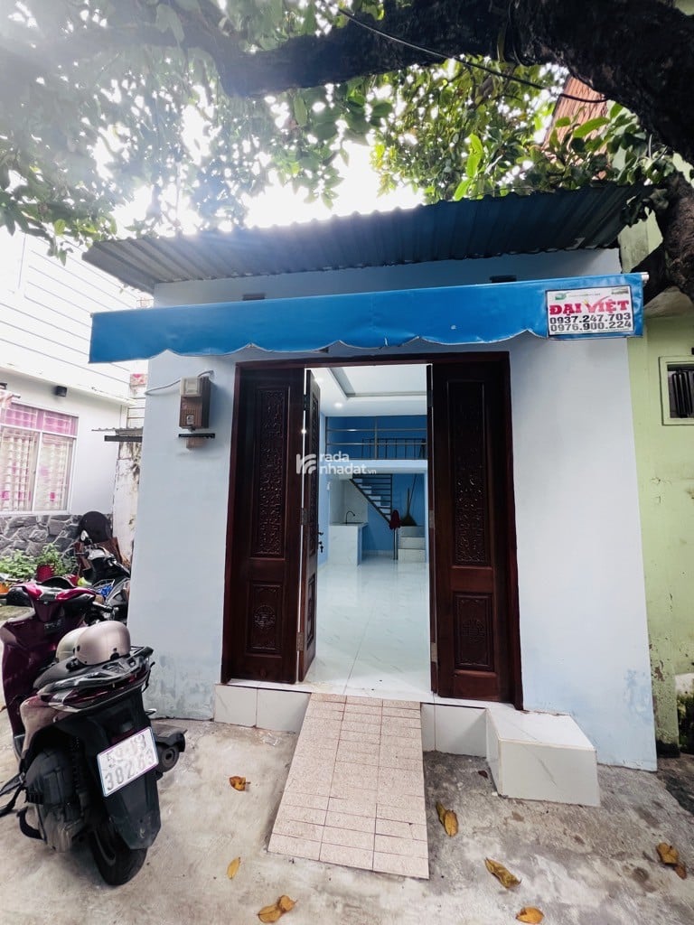 HẺM XE HƠI SÁT NHÀ, LẠC LONG QUÂN, TÂN BÌNH, 30M2 CÓ KC Ở NGAY. GIẢM 350TR CHỈ CÒN 3.8T TL 