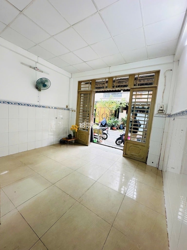 MẶT TIỀN KINH DOANH NGAY LÊ VĂN QUỚI  - ĐƯỜNG 8m - 4x10 - 3TẤM - 4PN - CHỈ 6 TỶ HƠN .