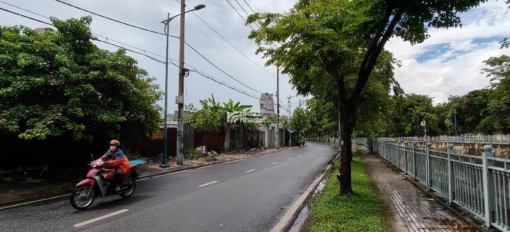 DUY NHẤT, MTKD KÊNH TÂN HÓA, TÂN PHÚ, 3330M2 HIẾM CÓ. GIẢM 25T CHỈ CÒN 250T TL TỐT