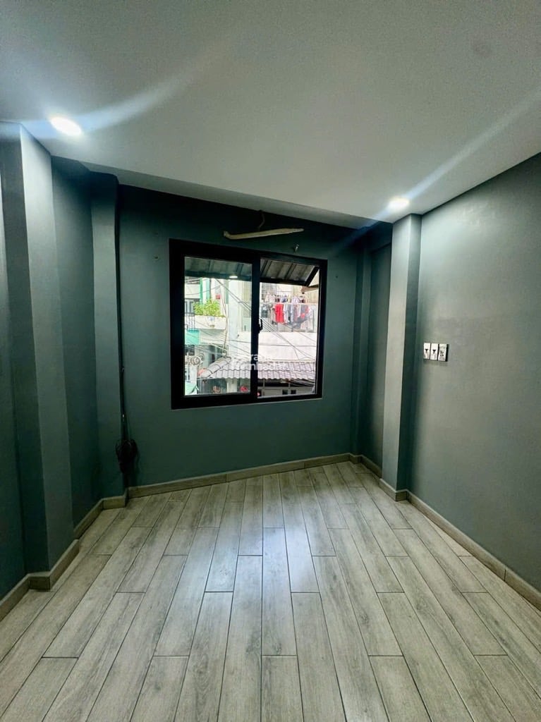 NHỈNH 2TỶ - NHÀ ĐẸP FULL NỘI THẤT Ở NGAY 2 TẦNG 2PN - 23M2 - HẺM BA GÁC 