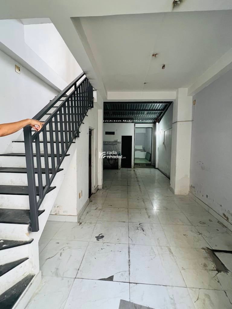 HÀNG NGỘP GIÁ TỐT - NHÀ BÁN LIÊN KHU 4-5. CHỈ 2,95 TỶ TL