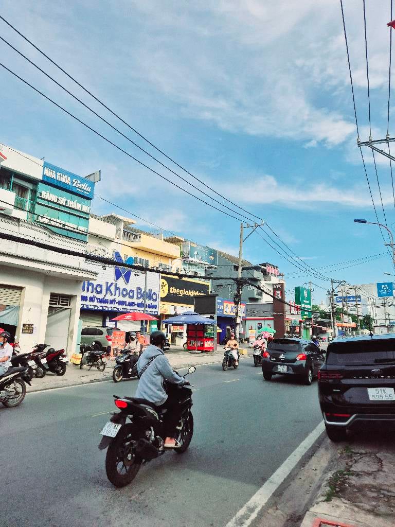 HẺM XE TẢI TRÁNH NHAU, SÁT MẶT TIỀN TÔ NGỌC VÂN, 1810m2 FULL THỔ CHỈ 95 TỶ.