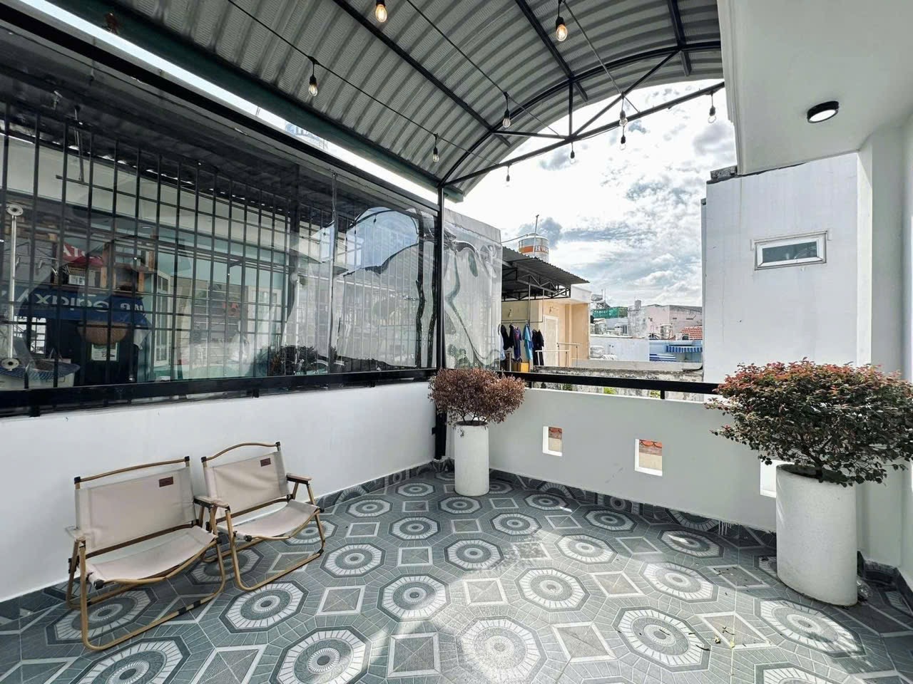 Bán nhà đẹp 42m2 - 4 Tỷ 150 - hẻm oto đường Hoàng Hoa Thám Quận Phú Nhuận - SHR