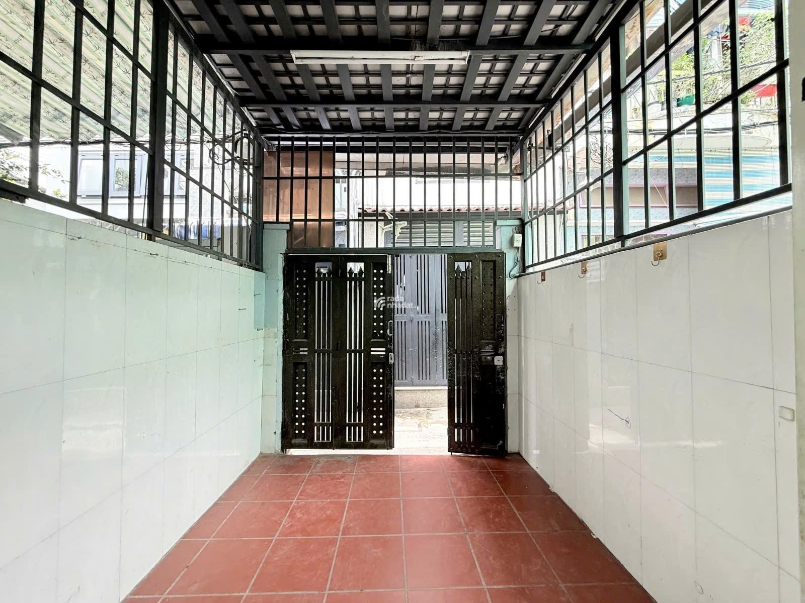 SIÊU NGON GIÁP Q1 - LÊ VĂN DUYỆT, BÌNH THẠNH - 50m2 - 2 TẦNG - 2 MẶT HẺM - 2 CĂN RA XE HƠI NÉ NHAU