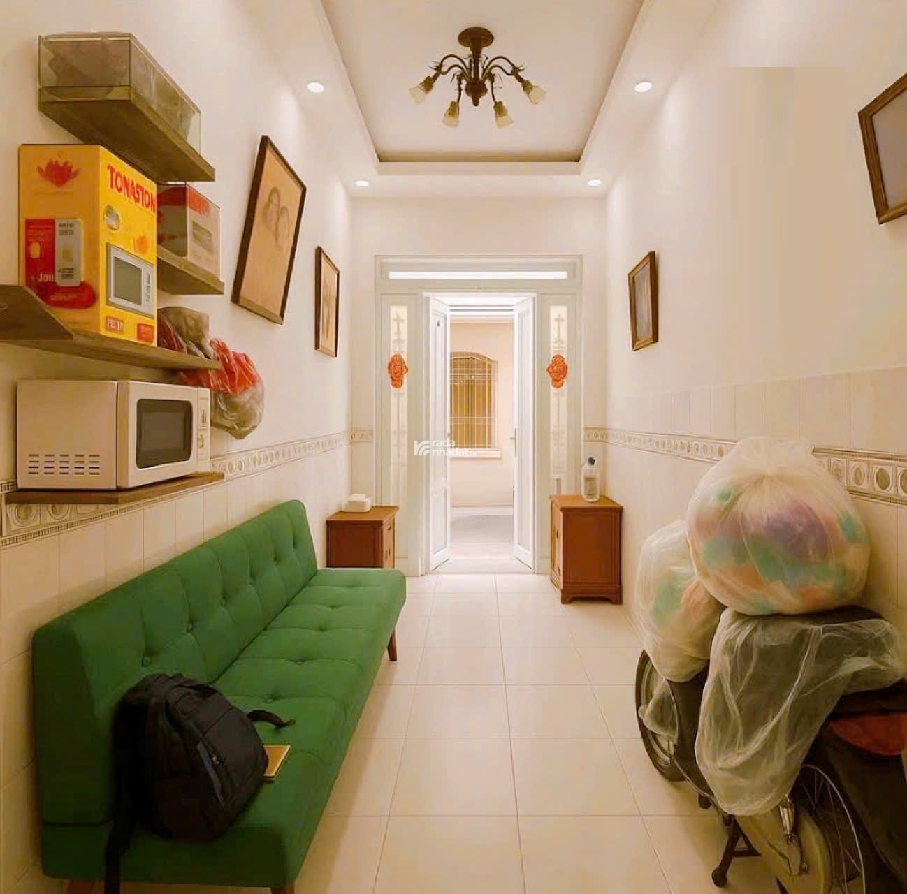 Bán nhà hẻm Cách Mạng Tháng Tám, QUẬN 10, DT 52 m2, Giá 4 tỷ