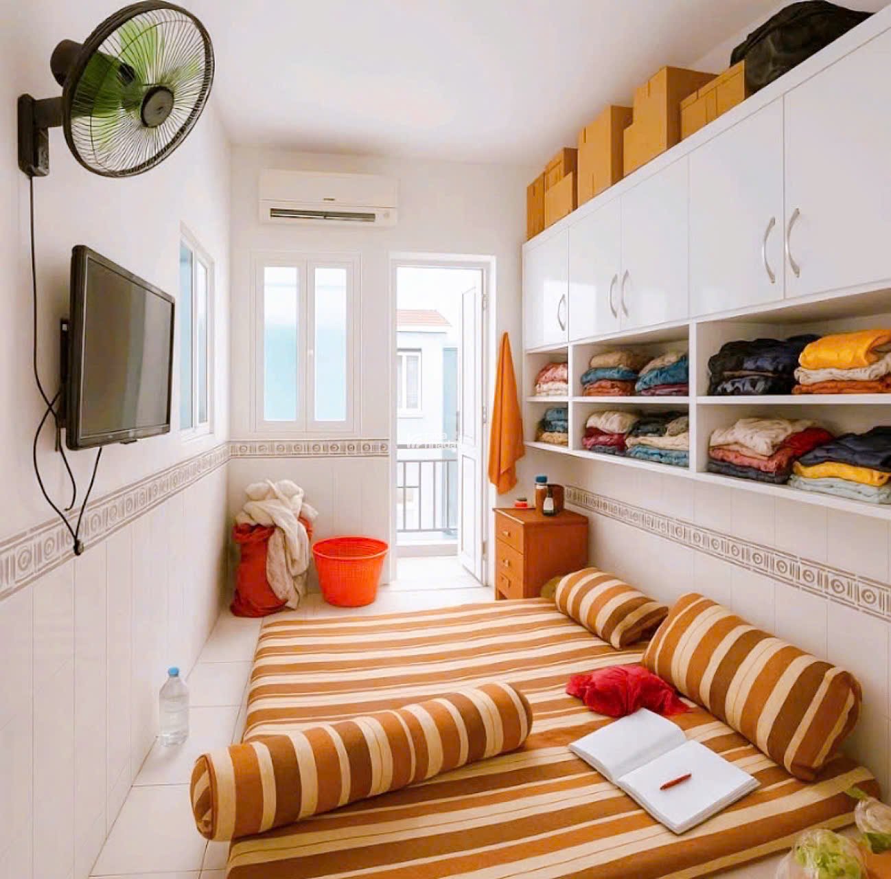 Bán nhà hẻm Cách Mạng Tháng Tám, QUẬN 10, DT 52 m2, Giá 4 tỷ