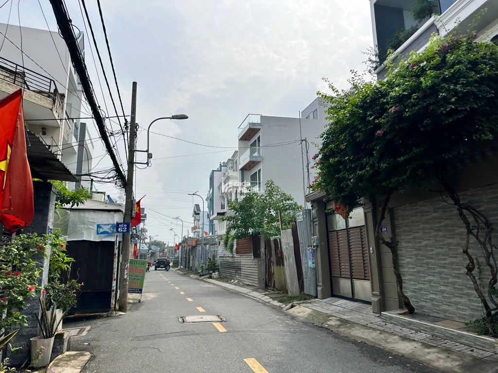 Đường số 8 , phường Bình Hưng Hòa B, Quận Bình Tân  