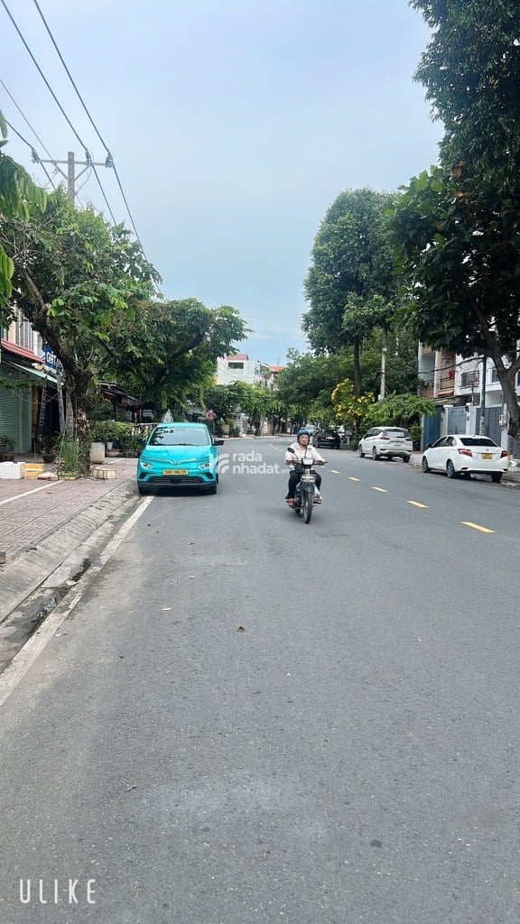 MẶT TIỀN ĐƯỜNG NHỰA 20M  LỀ 5M MỖI BÊN 109M2 4 TẦNG BTCT 