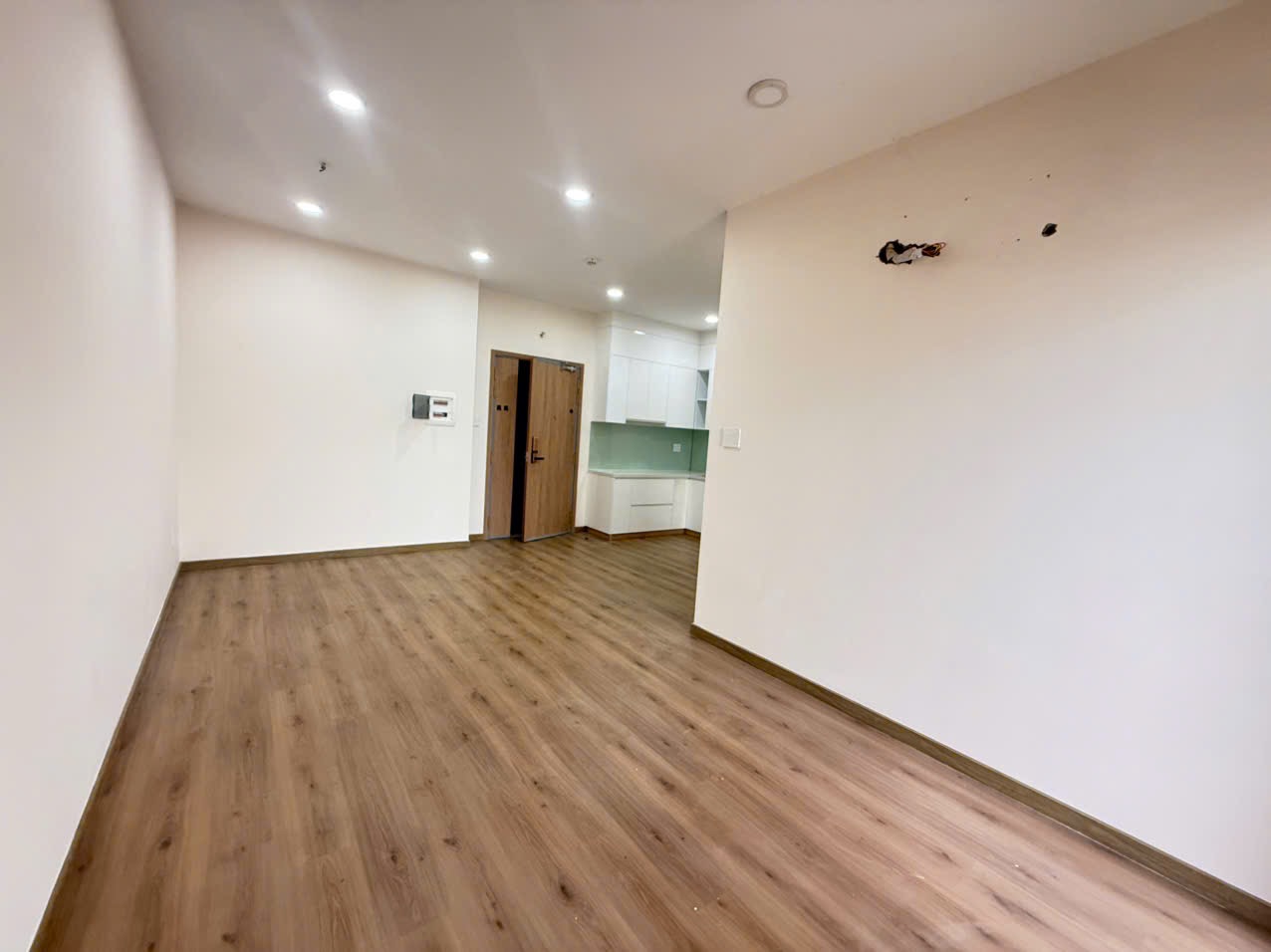 Chung cư 2PN 2WC 70m2 giá rẻ gần Cresent mall, Phú Mỹ Hưng, ban công hướng gió