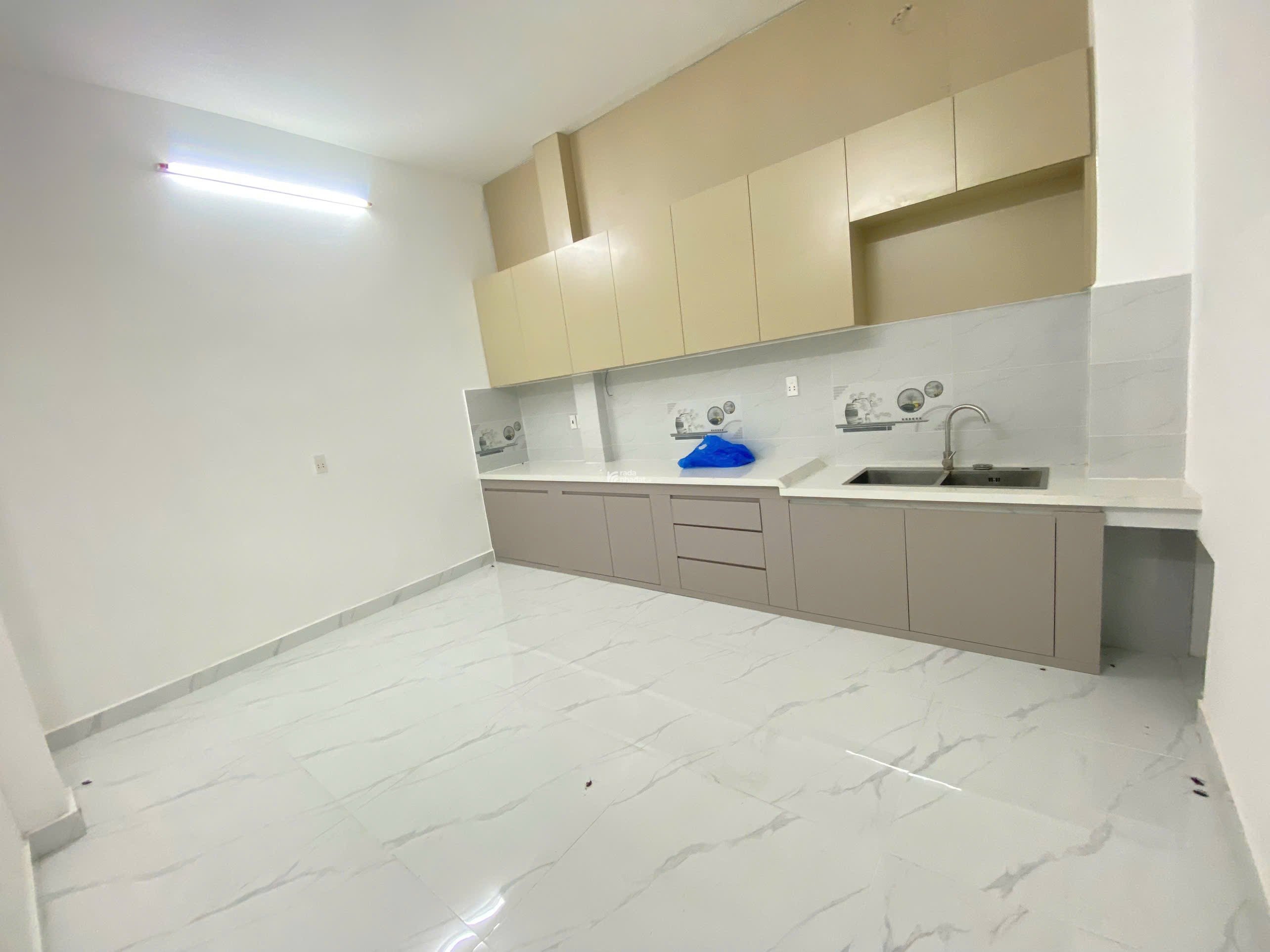 Bán nhà HXH cạnh MT đường Nguyễn Xí, Bình Thạnh 52m2, gần Vincom Nguyễn Xí, SHR giá 3 tỷ 900 TL