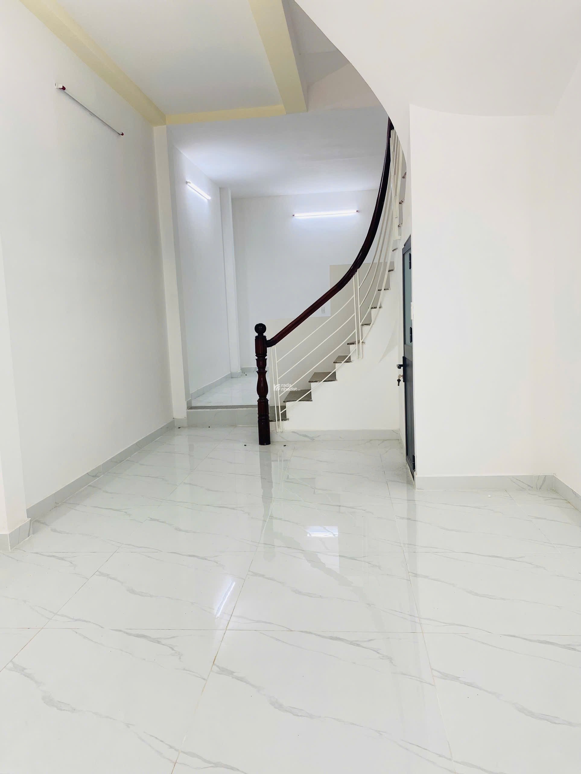 Bán nhà HXH cạnh MT đường Nguyễn Xí, Bình Thạnh 52m2, gần Vincom Nguyễn Xí, SHR giá 3 tỷ 900 TL