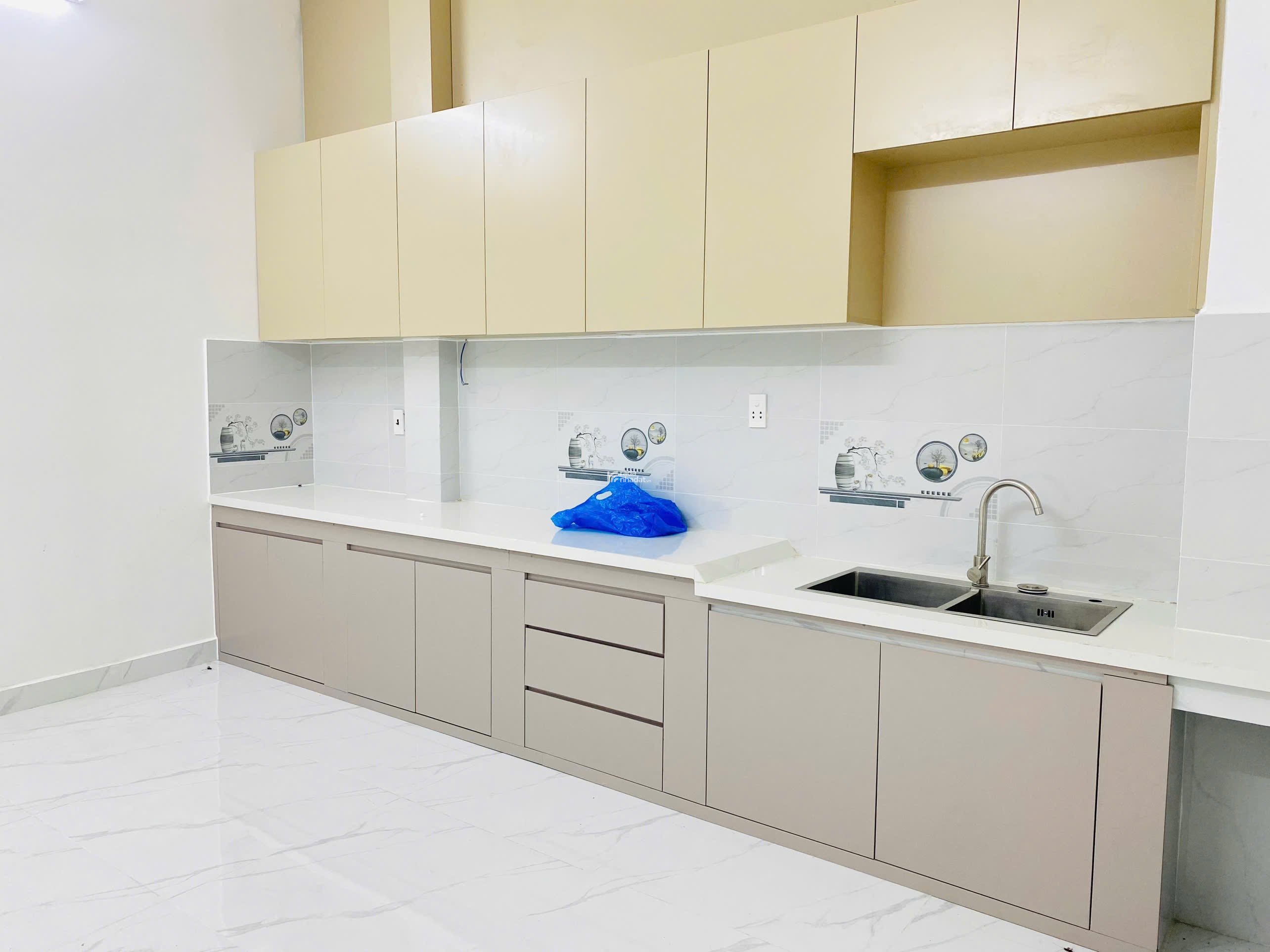 Bán nhà HXH cạnh MT đường Nguyễn Xí, Bình Thạnh 52m2, gần Vincom Nguyễn Xí, SHR giá 3 tỷ 900 TL