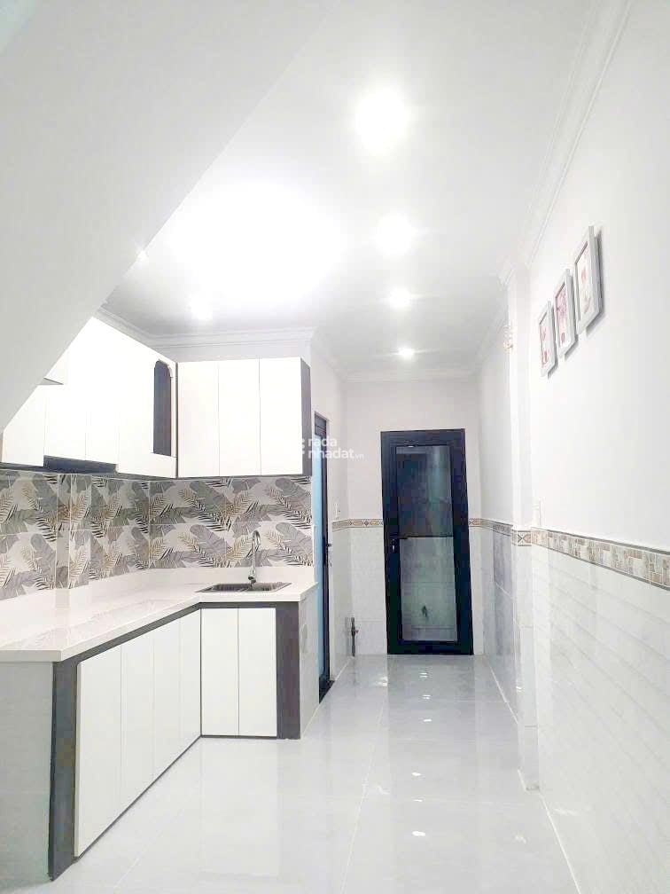 Bán nhà mới 1 lầu gần hẻm xe hơi đường Âu Dương Lân P.2 Quận 8