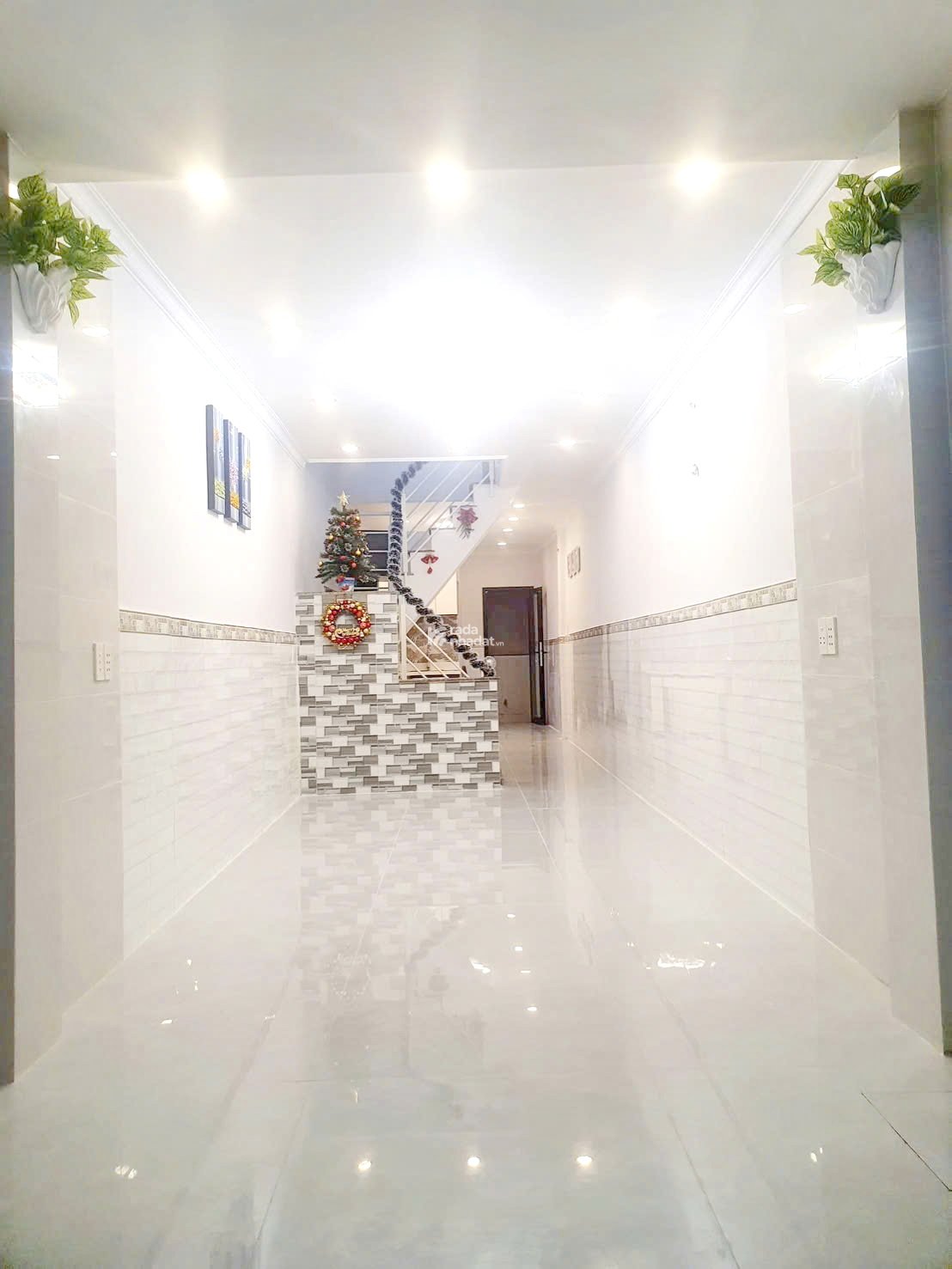 Bán nhà mới 1 lầu gần hẻm xe hơi đường Âu Dương Lân P.2 Quận 8