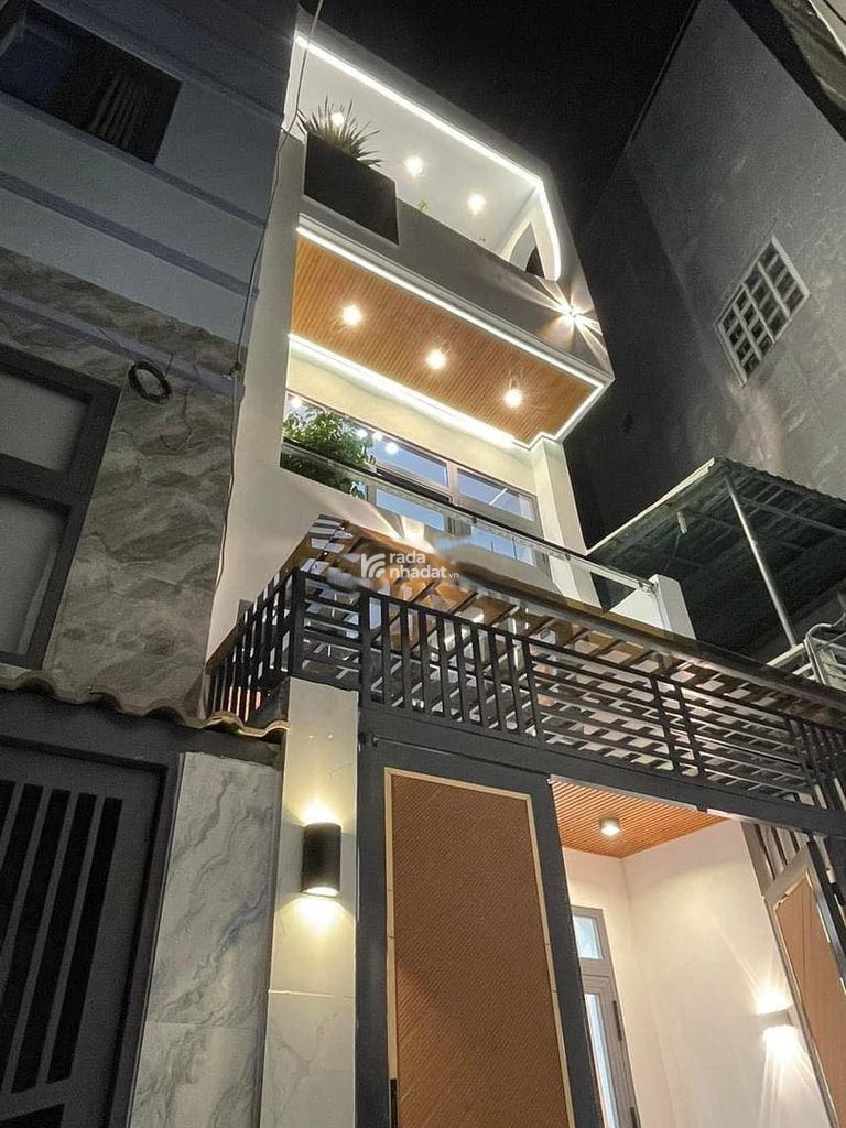 Nhà đang hạ giá Hoàng Hoa Thám, P.6, Q.Bình Thạnh 4,9 tỷ, 1 trệt 2 lầu, tiện ích đầy đủ, sổ riêng