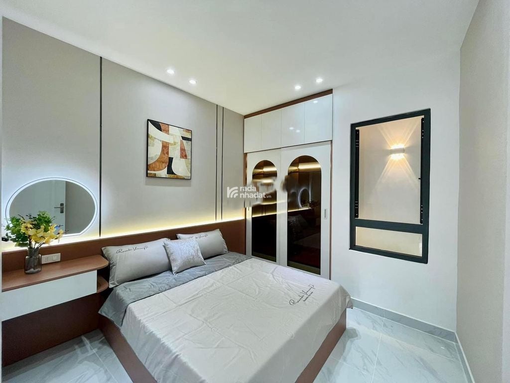 Nhà đang hạ giá Hoàng Hoa Thám, P.6, Q.Bình Thạnh 4,9 tỷ, 1 trệt 2 lầu, tiện ích đầy đủ, sổ riêng