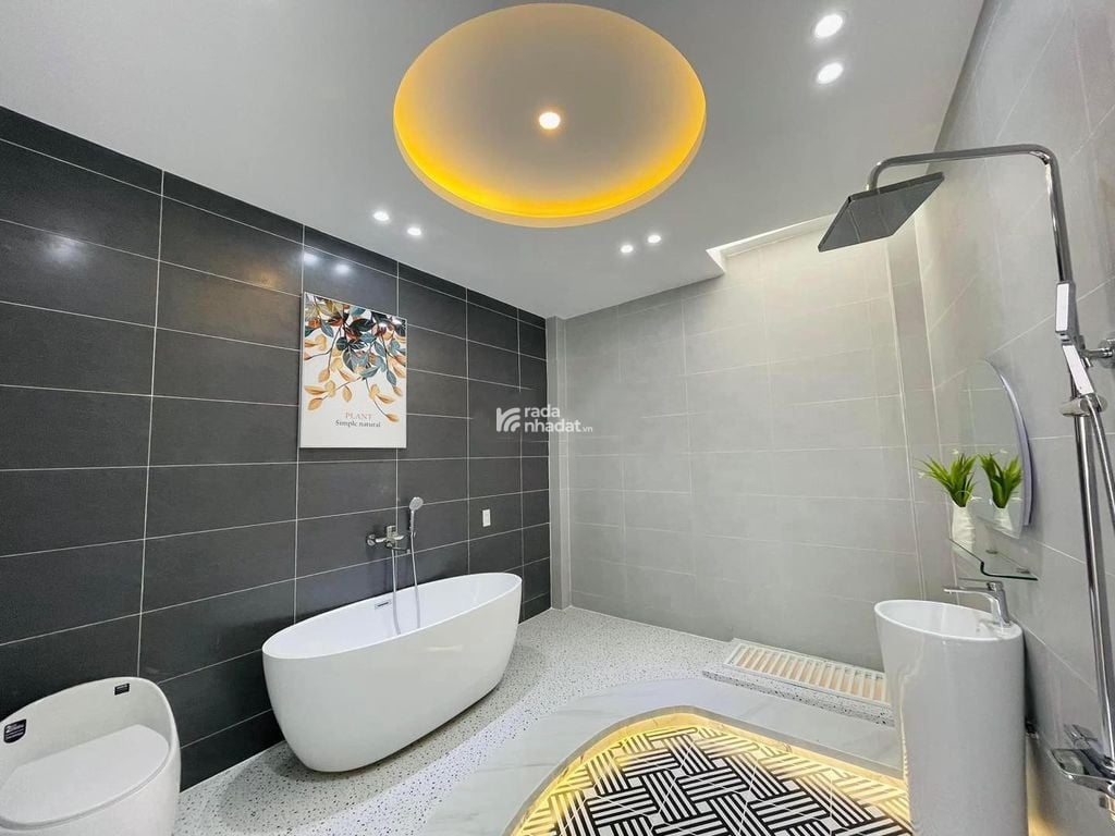 Nhà đang hạ giá Hoàng Hoa Thám, P.6, Q.Bình Thạnh 4,9 tỷ, 1 trệt 2 lầu, tiện ích đầy đủ, sổ riêng