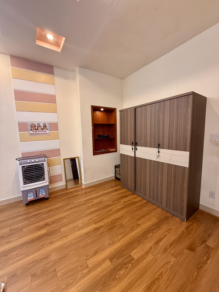 NHÀ ĐẸP 4 TẦNG (4x16) - MẶT TIỀN ĐƯỜNG - KHU PHÂN LÔ - VIEW CÔNG VIÊN 