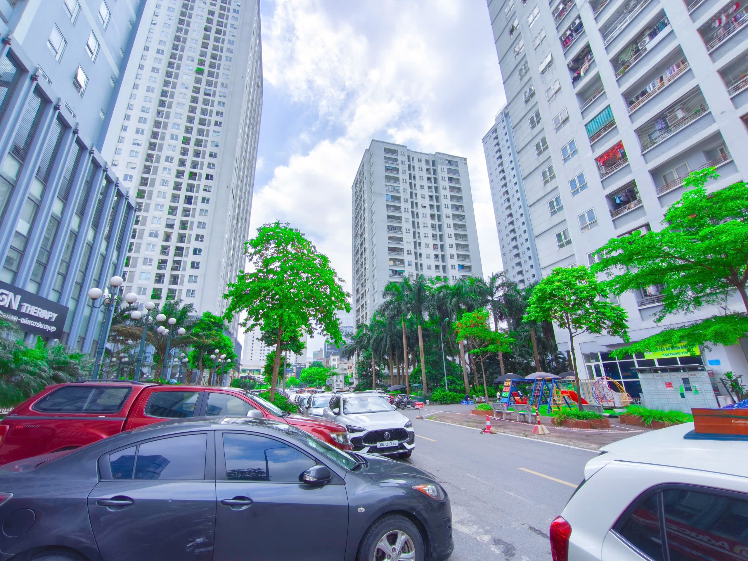 Cho thuê MBKD, Cửa Hàng DT 68m2 chân đế tòa CT1- A10 Nguyễn Chánh, Cầu Giấy, Hà Nội