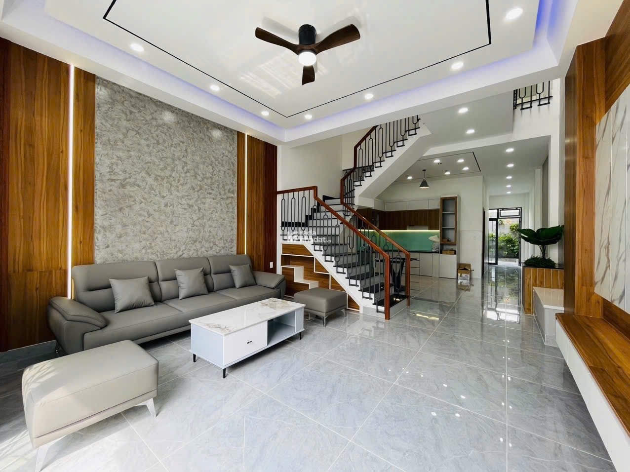 chính chủ cần bán gấp nhà mới xây 3PN, sổ hồng riêng gần chợ đình giá 2 tỷ 850