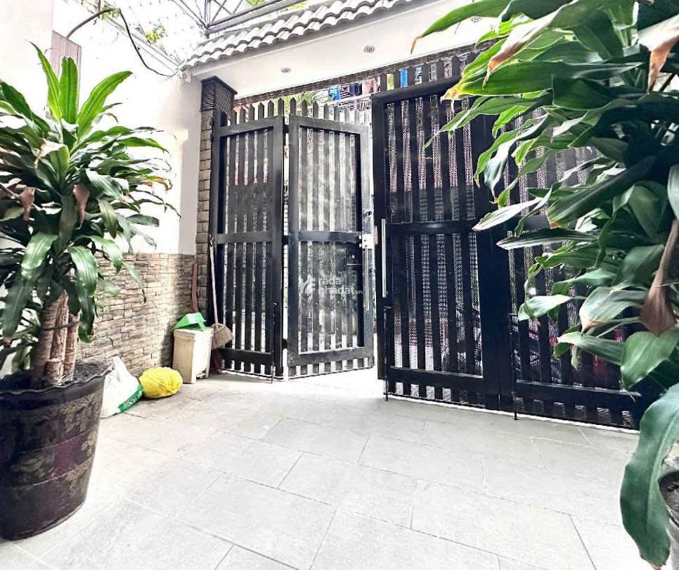 Nhà đẹp ngay Ngã Tư Bảy Hiền - QUẬN TÂN BÌNH -4.3 x 14 m Vuông -5 Tầng -8.5 tỷ