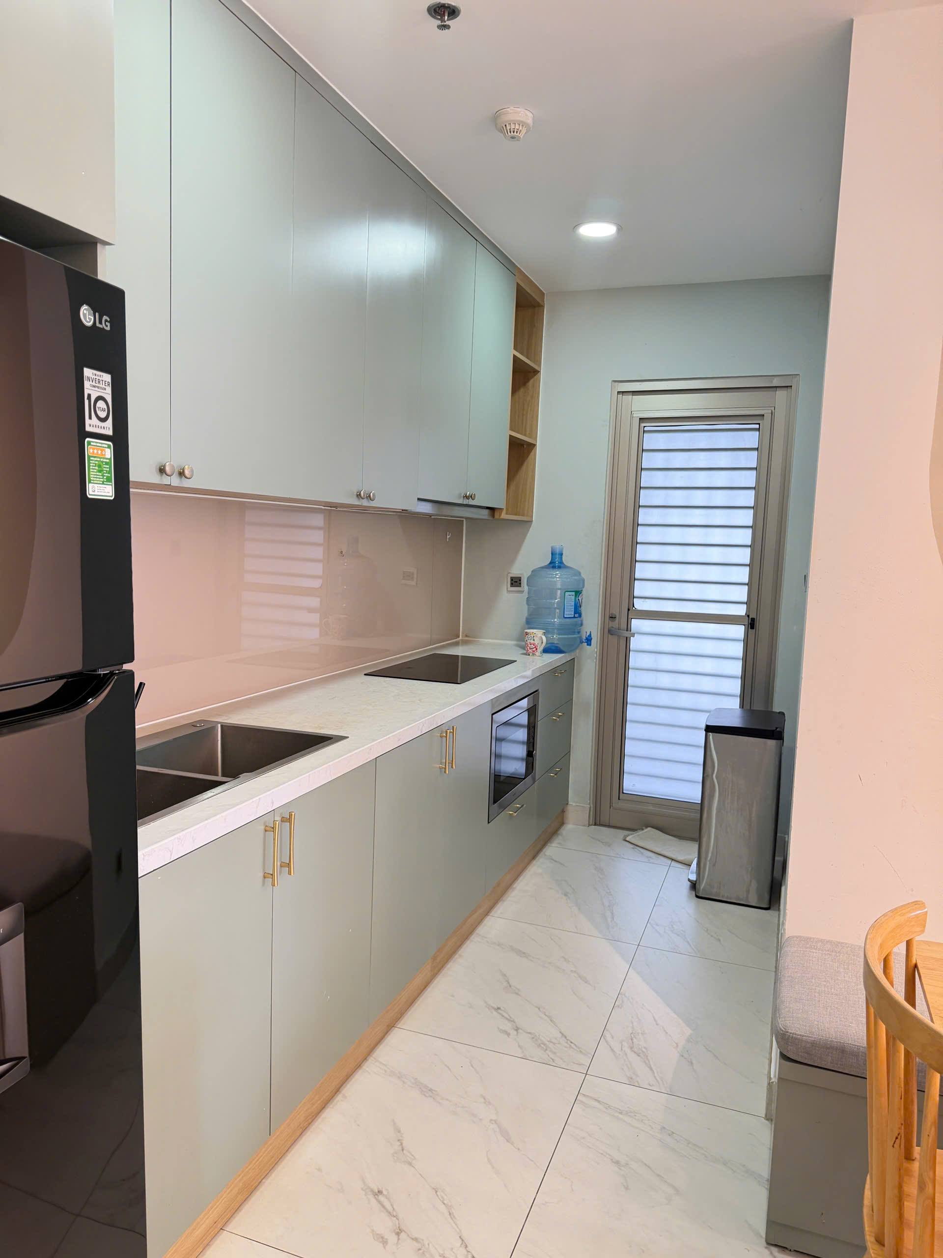 CẦN CHO THUÊ GẤP CĂN HỘ MIDTOWN THE SIGNATURE PHÚ MỸ HƯNG - 2 PHÒNG NGỦ - NHÀ ĐẸP 