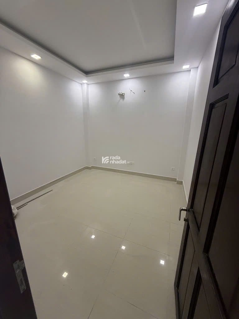 Ngay Hương Lộ 2 Qua AEON MALL - Nhà 3 Tầng 70m2 HXH, Giá 5.x Tỷ