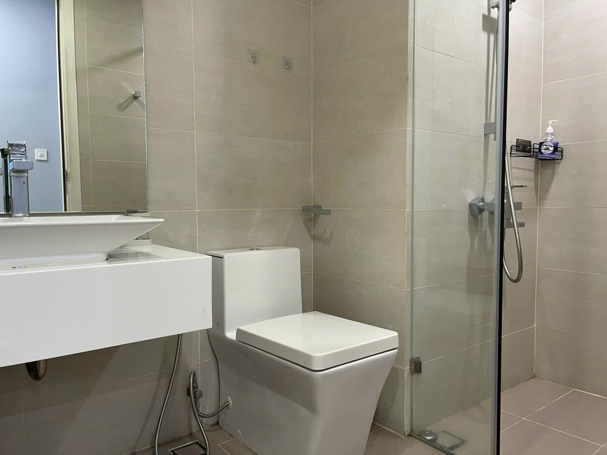 CHO THUÊ CHUNG CƯ MILLENNIUM Q4 1PN 1WC SÁT BÊN Q1 Q7 VÀ BÌNH THẠNH