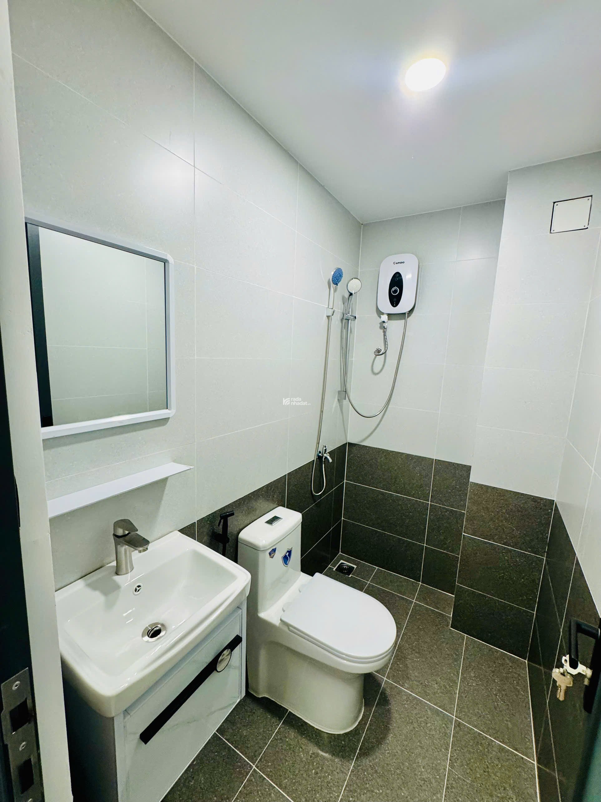  VĨNH VIỄN QUẬN 10 -9.6 TỶ - BÁN NHÀ MỚI 100%- 5 TẦNG CÁCH MẶT TIỀN CHỈ 10M 