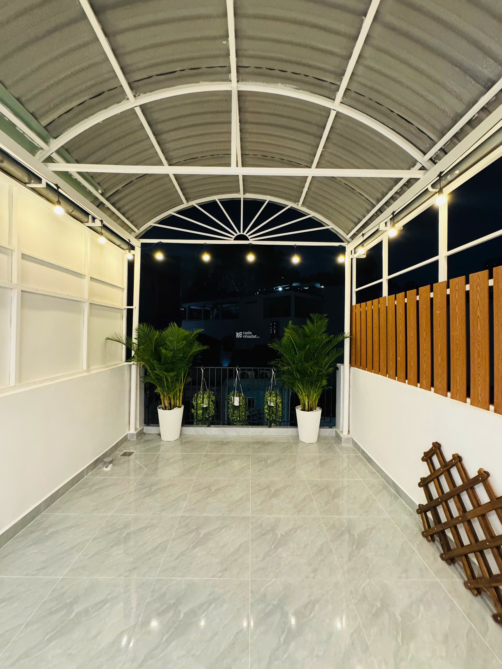  VĨNH VIỄN QUẬN 10 -9.6 TỶ - BÁN NHÀ MỚI 100%- 5 TẦNG CÁCH MẶT TIỀN CHỈ 10M 