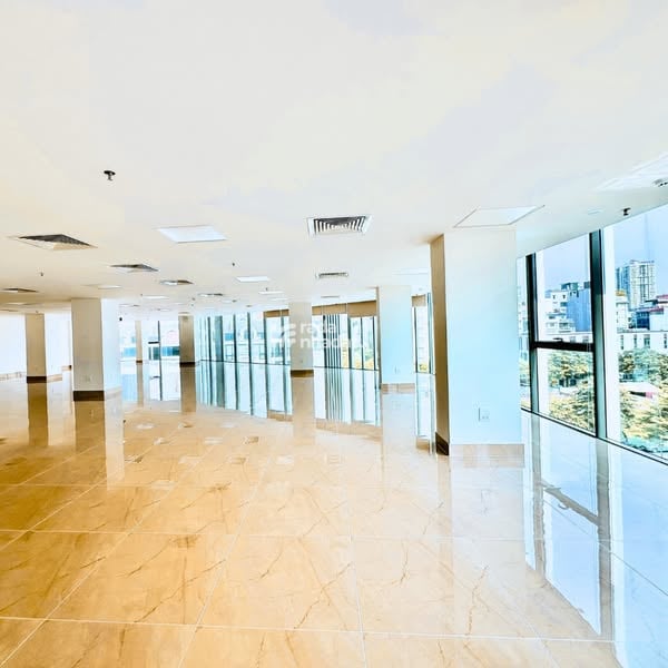 Cho thuê văn phòng hạng B 300m giá từ 12USD m2 tại 82 Trần Thái Tông, Cầu Giấy, Hà Nội