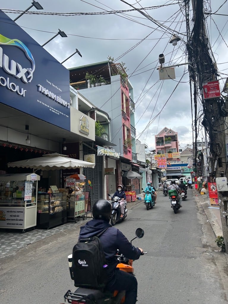 Vị trí siêu đắc địa:  Đường 10m, tuyến đường xương cá kết nối 2 trục chính: Tân Sơn Nhì