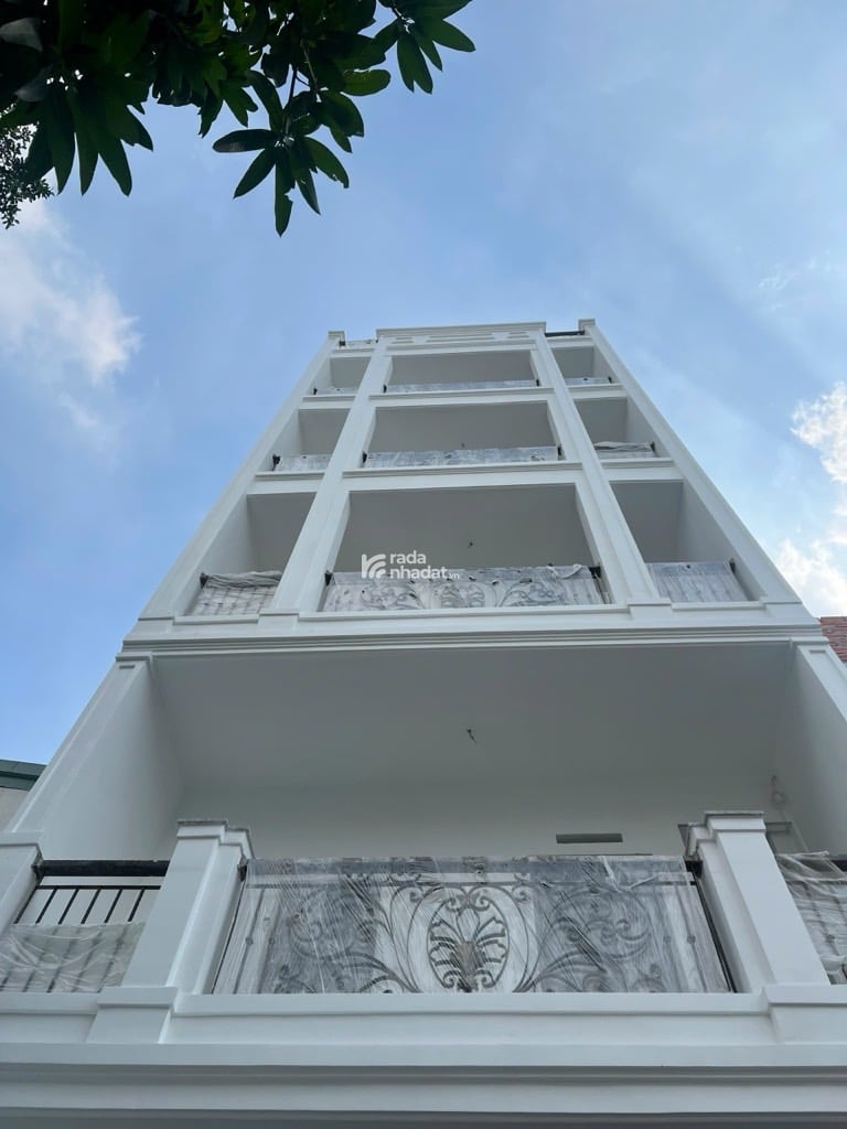  Căn Hộ Dịch Vụ 36 phòng , nhà mới còn thơm mùi sơn , Nguồn thu tầm 150 tr 